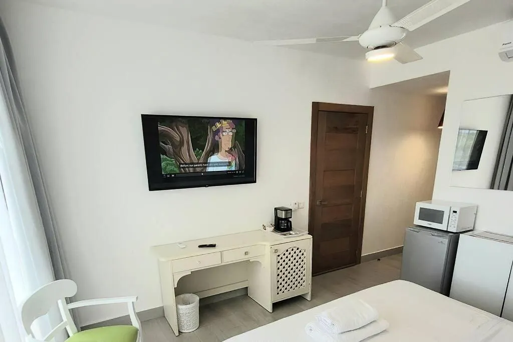 Vibe Residence Hotelstyle No Kitchen Studio Close To Beach La Laguna