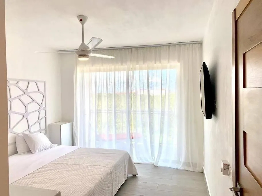 Vibe Residence Hotelstyle No Kitchen Studio Close To Beach La Laguna Apartament